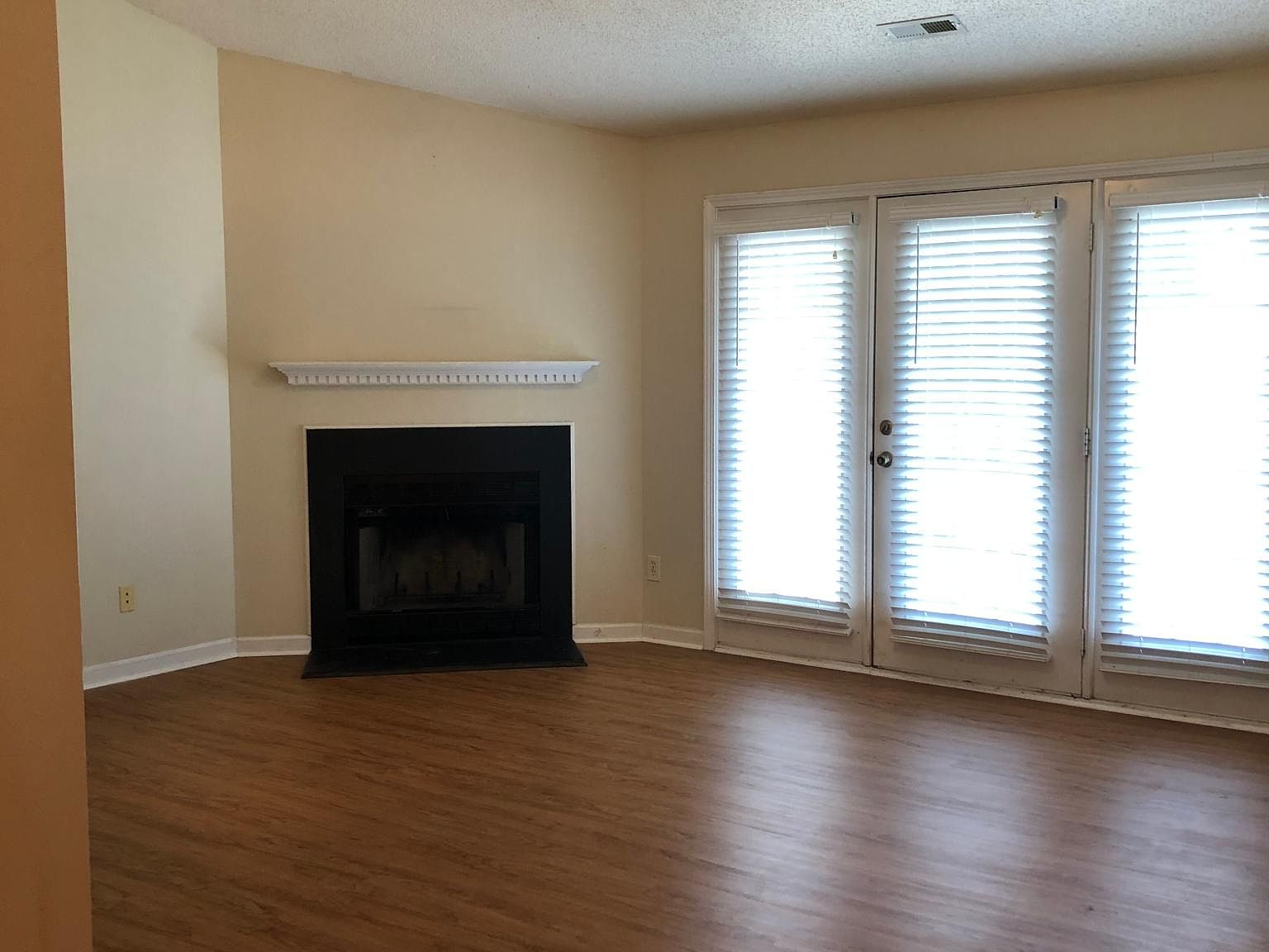 7135 W Friendly Ave APT G, Greensboro, NC 27410 Zillow