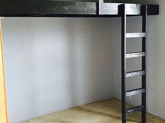 Jack and Jill bedroom 