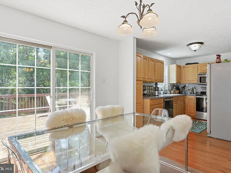 19 Fairview Ave — Photo 11