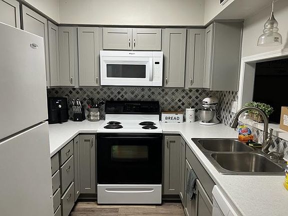 5th image of 3125 Belle Meade Dr