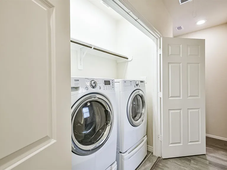 1504 Peyton Oaks Pl — Photo 39