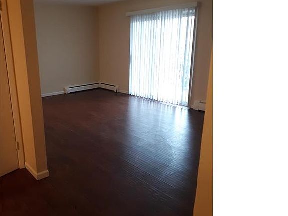 2nd image of 3124 Meriday Ln #103