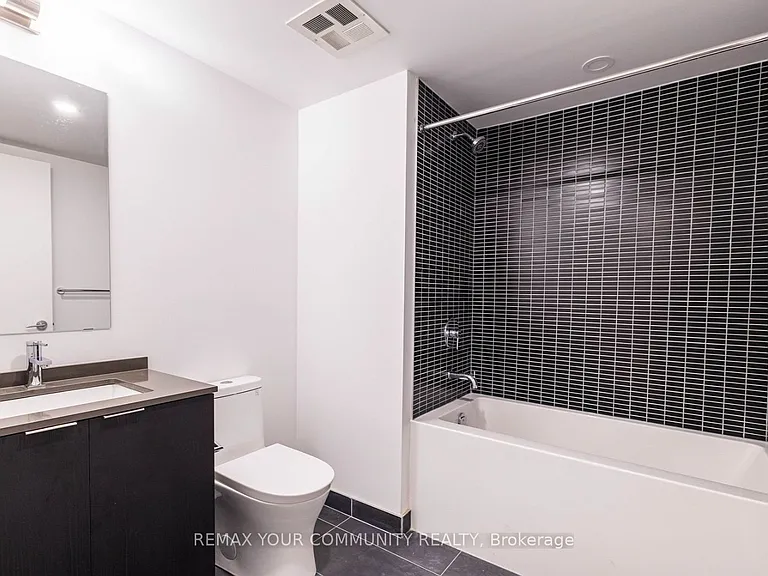 1 Jarvis St #324 — Photo 6