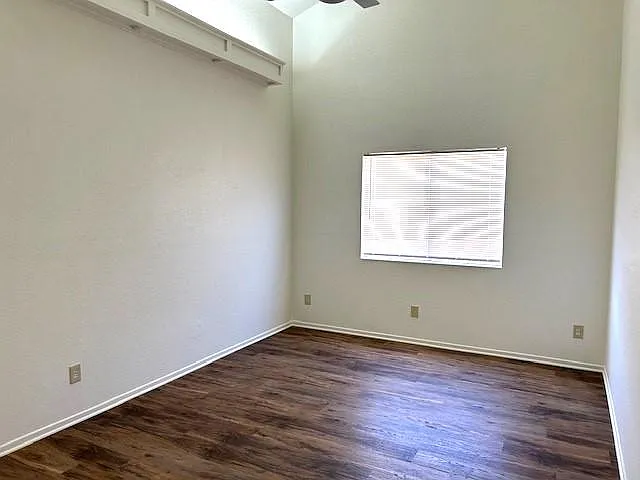 363 S Gilbert St #B — Photo 7