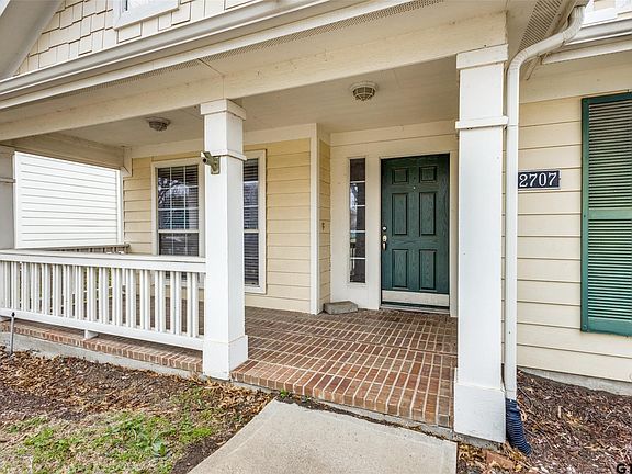 3rd image of 2707 Jackson Dr