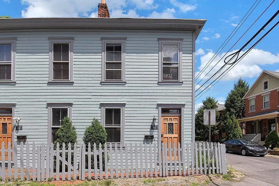 1 bed, 1.0 bath, 1129 sqft, $2,500 — Photo 2