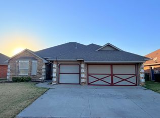 753 Caroline Dr, Yukon, OK 73099