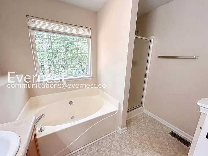 2929 Edgefield Ct SW — Photo 10