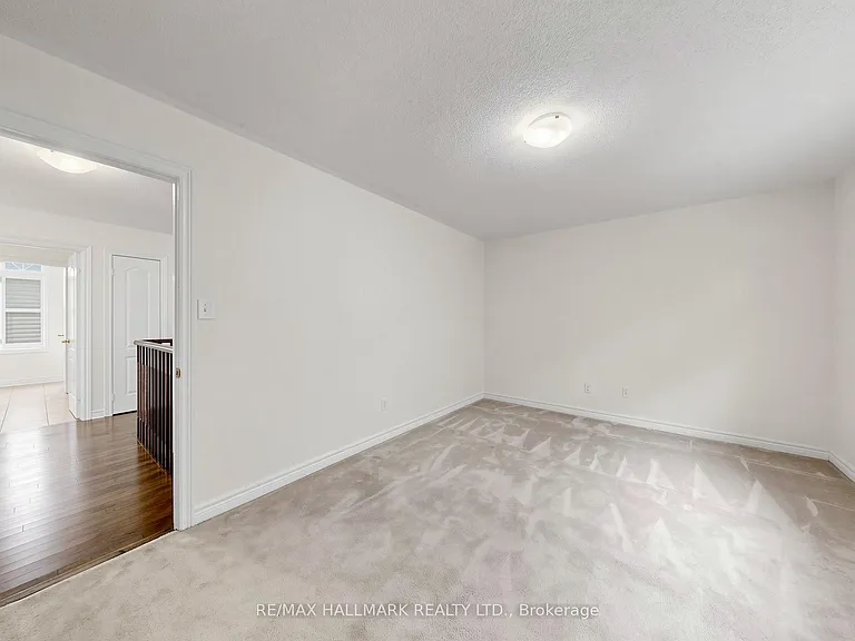 72 Middlecote Dr — Photo 44