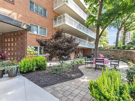 2nd image of 310 W 49th St APT 1105