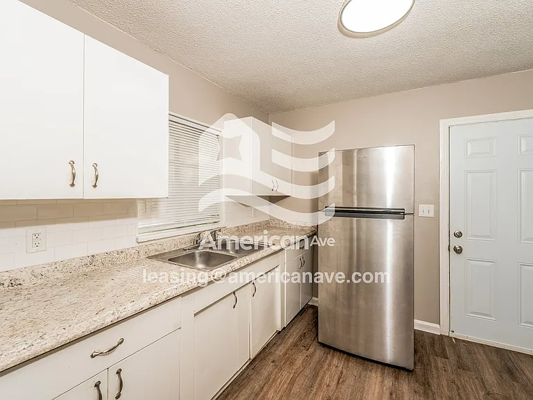 649110_005_wm_-_kitchen_13262450.jpg