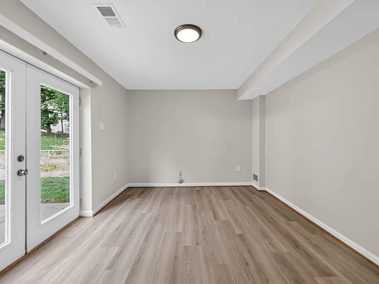 4898 Wheatstone Dr — Photo 28