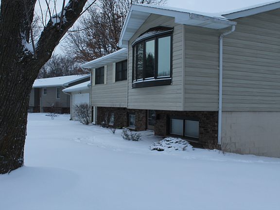 2nd image of 416 Lakeside Dr