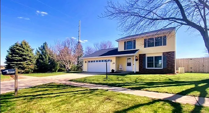 1801 Kenny Ave photo 1