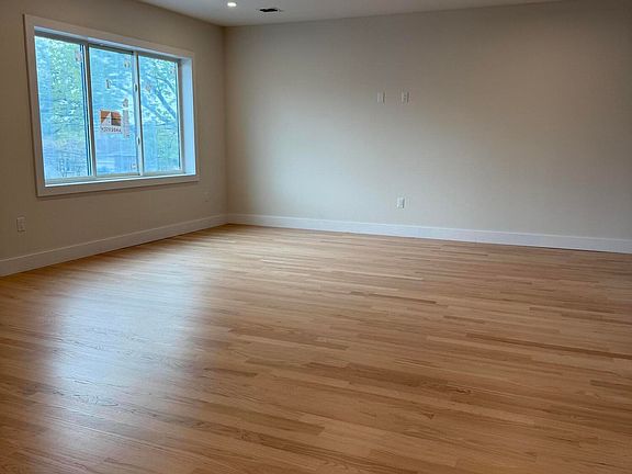 5th image of 3307 Richmond Ave