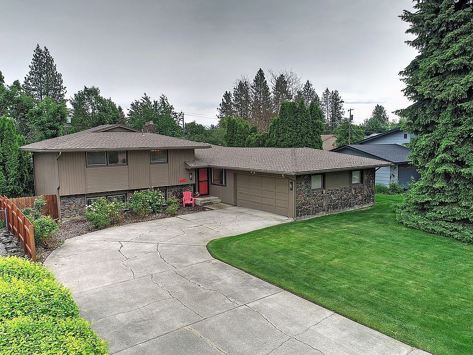 1st image of 2647 E 38th Ave