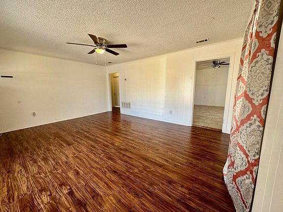 5th image of 2413 Truman St