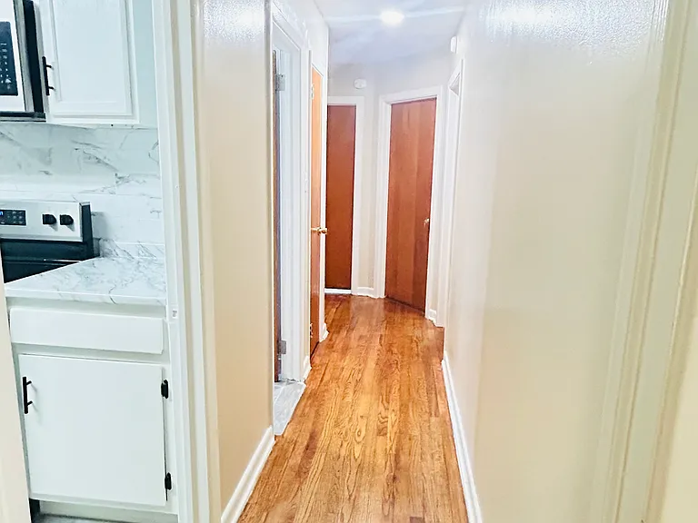 910 Saint Catherine Dr — Photo 17
