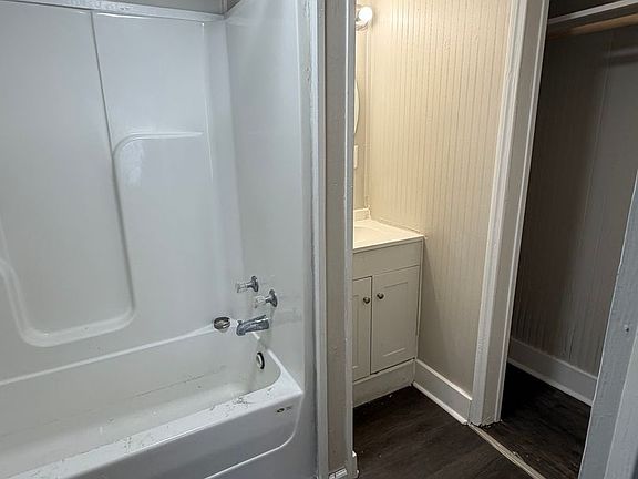 5th image of 3706 Griffin St APT B