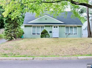 117 Spruce St, Midland Park, NJ 07432