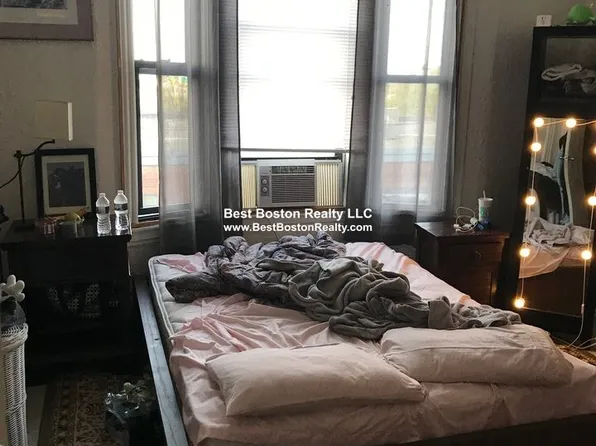5 Linden St APT 2, Allston, MA 02134