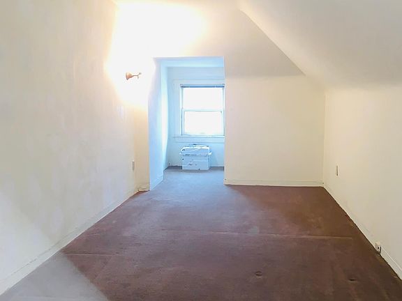 5th image of 301 Tappan St