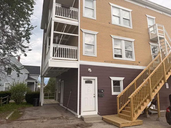 213 Webster St #1R, Lewiston, ME 04240