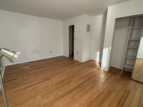 5th image of 179 Amberly Dr Unit D