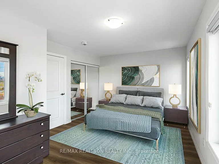 213 Downsview Park Blvd — Photo 37