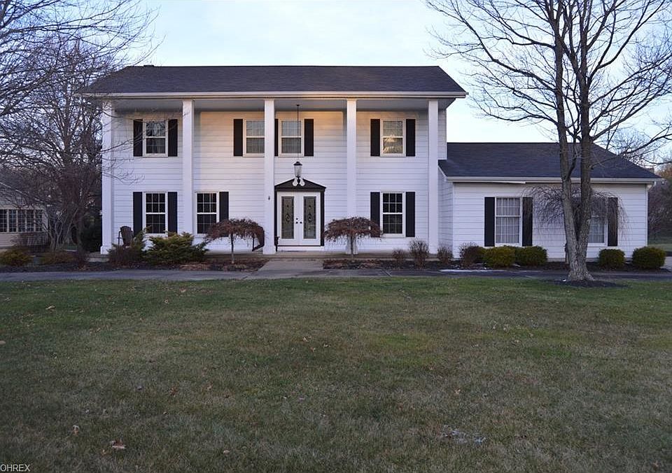 1st image of 401 Chatsworth Ln