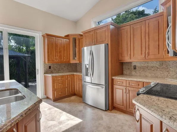 4500 SW 25th Terrace, Dania Beach, FL 33312