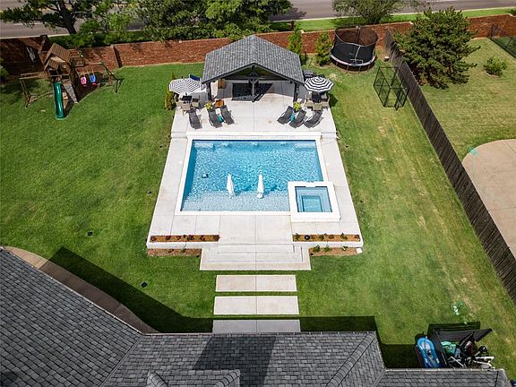 4th image of 18701 Wolf Creek Dr