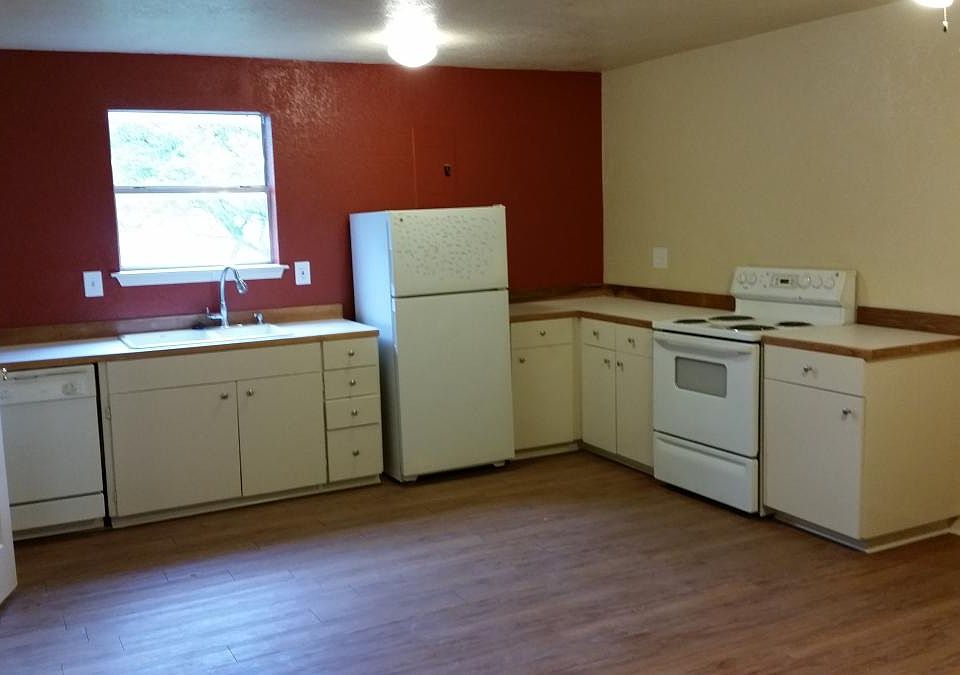 1st image of 102 S Cougar Ave