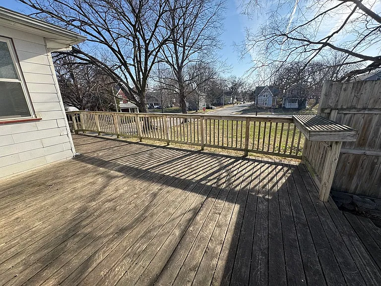 119 E 13th St — Photo 16