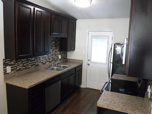 3rd image of 1427 Sangaree Cir