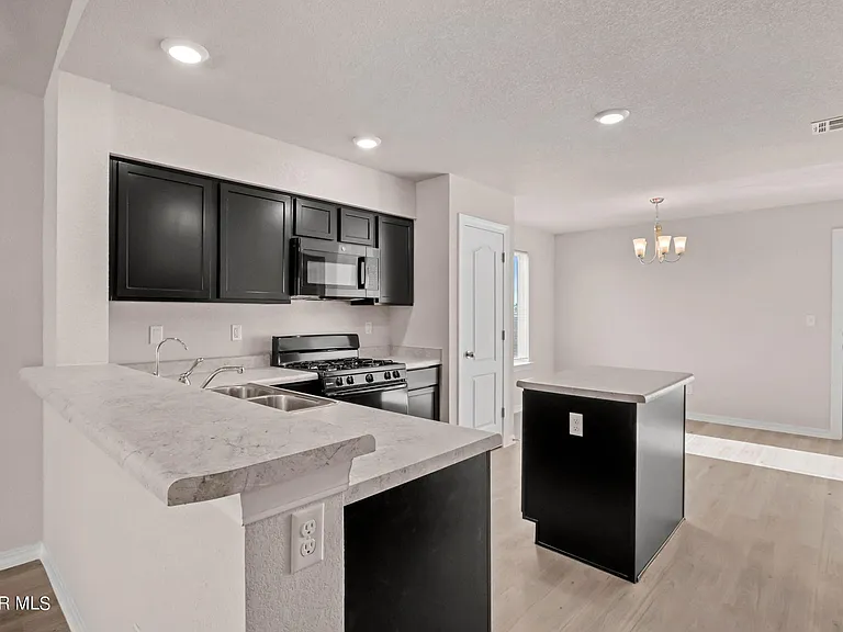 14541 Faxon Yucca Ave — Photo 10