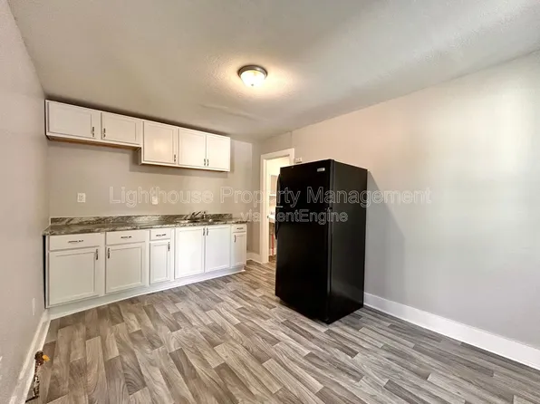 2825 Sanford St #6, Muskegon, MI 49444