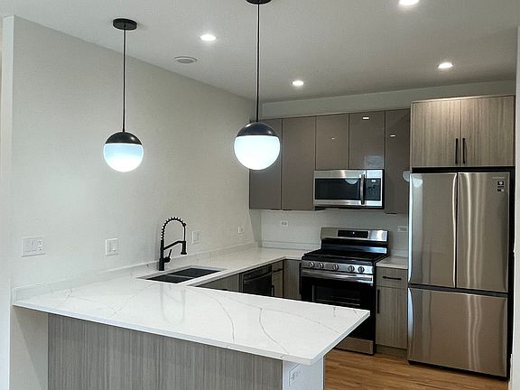 2nd image of 2657 W Huron St #2