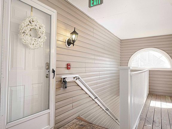 2nd image of 298 Canterbury Rd APT M