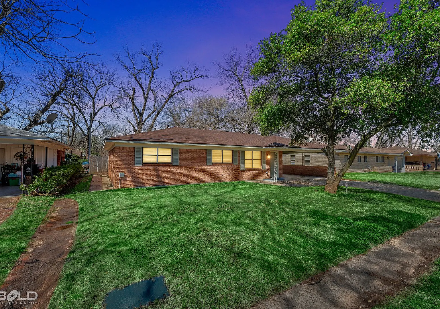 Appointment Only Showings! — Photo 2