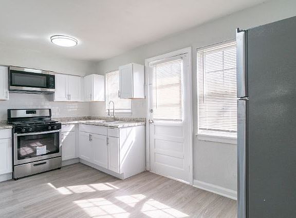 5th image of 123 Yorke St #B12