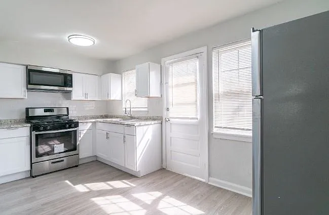 123 Yorke St #B12 — Photo 5