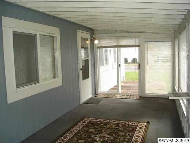 2nd image of 25 Hobbs St