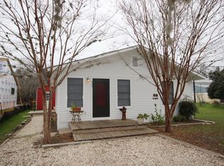 518 Irons St, Boerne, TX 78006