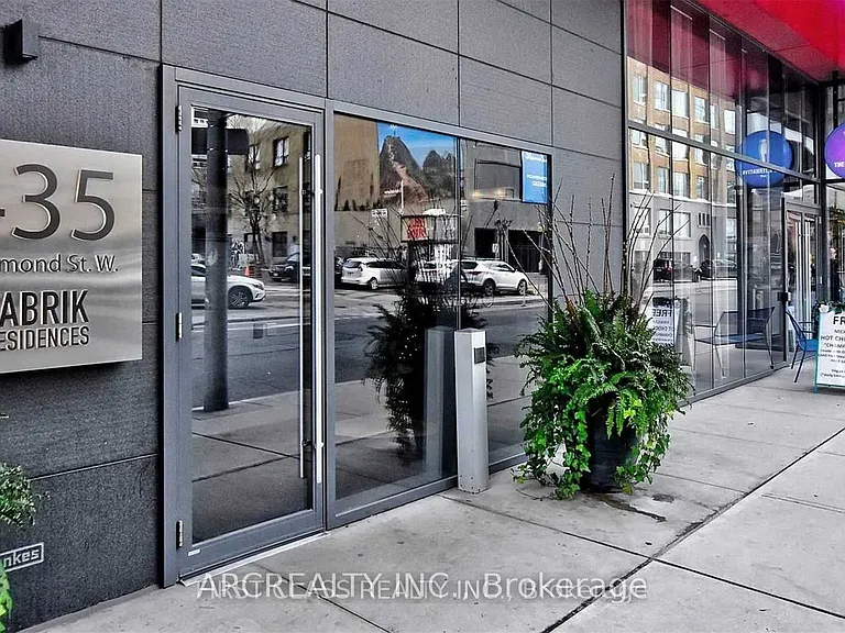 435 Richmond St W #404 — Photo 2