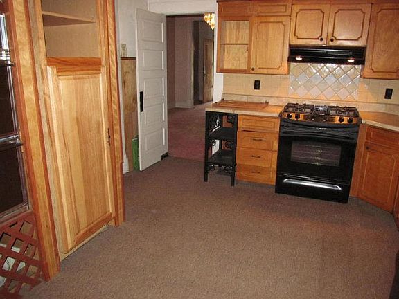 3rd image of 2217 Sylvanie St