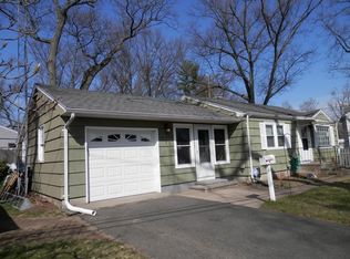 405 James St, Chicopee, MA 01020