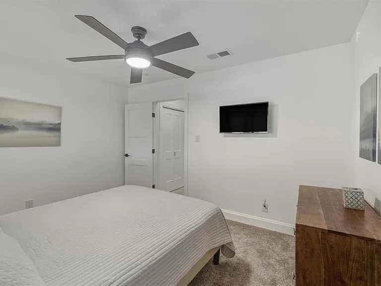2107 Lewood Cir — Photo 16