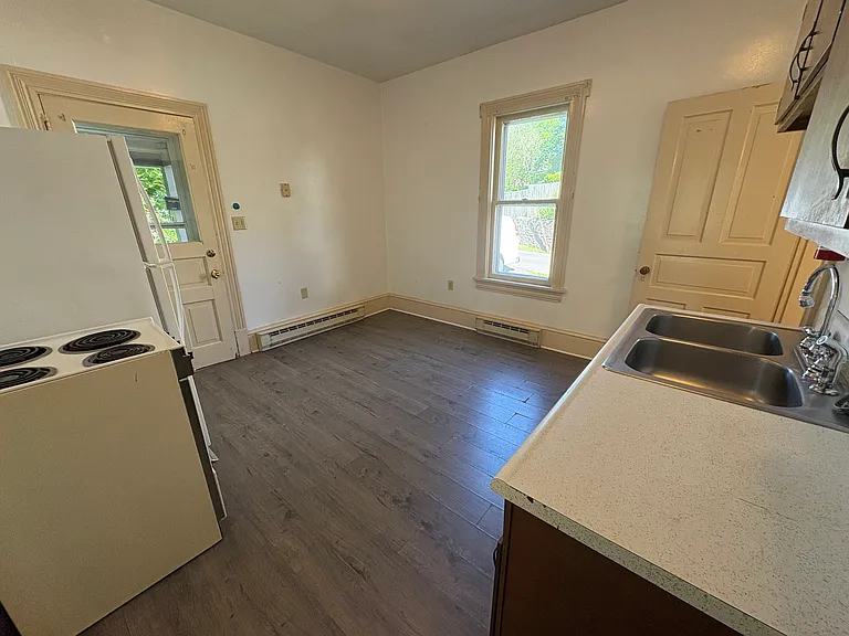 316 S Spring St #3 — Photo 3