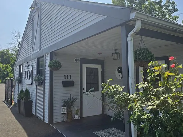 111 2nd St, Southampton, PA 18966